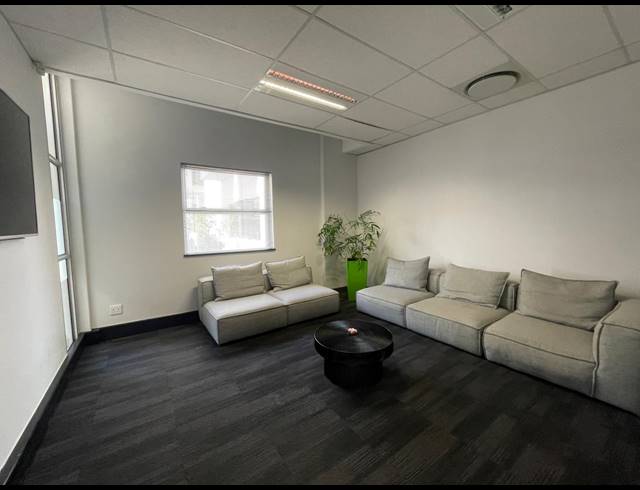 2,095M² OFFICE TO LET IN BRYANSTON